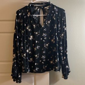 AE bell sleeve, key hole back, blouse